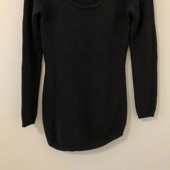 3/$25 ❥ High Low Hem V-Neck Open Back  Black Knit Cotton Sweater Size Small - Picture 7 of 7